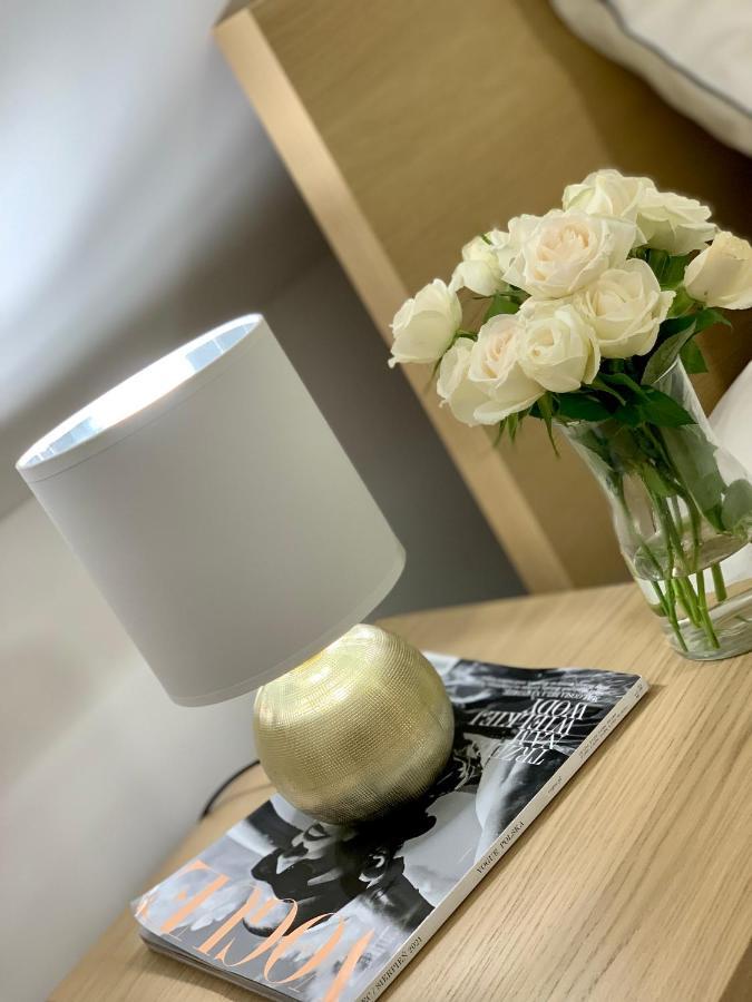 Apartament W Centrum Miasta Z Darmowym Parkingiem Dla Dwojga -Apartamenty Pod Zlotym Lwem Klodzko Luaran gambar